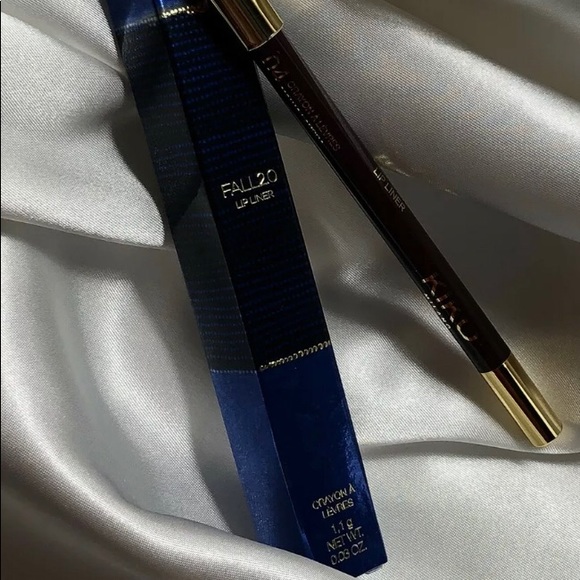 💋Kiko Milano Fall 2.0 Burgundy 04 Lipliner💋 - Picture 9 of 9